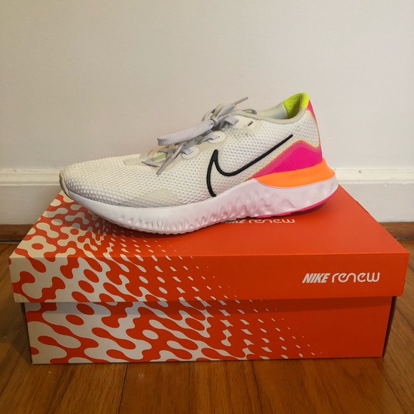 *Sold* Nike Women’s Renew Run - Picture 3 of 5